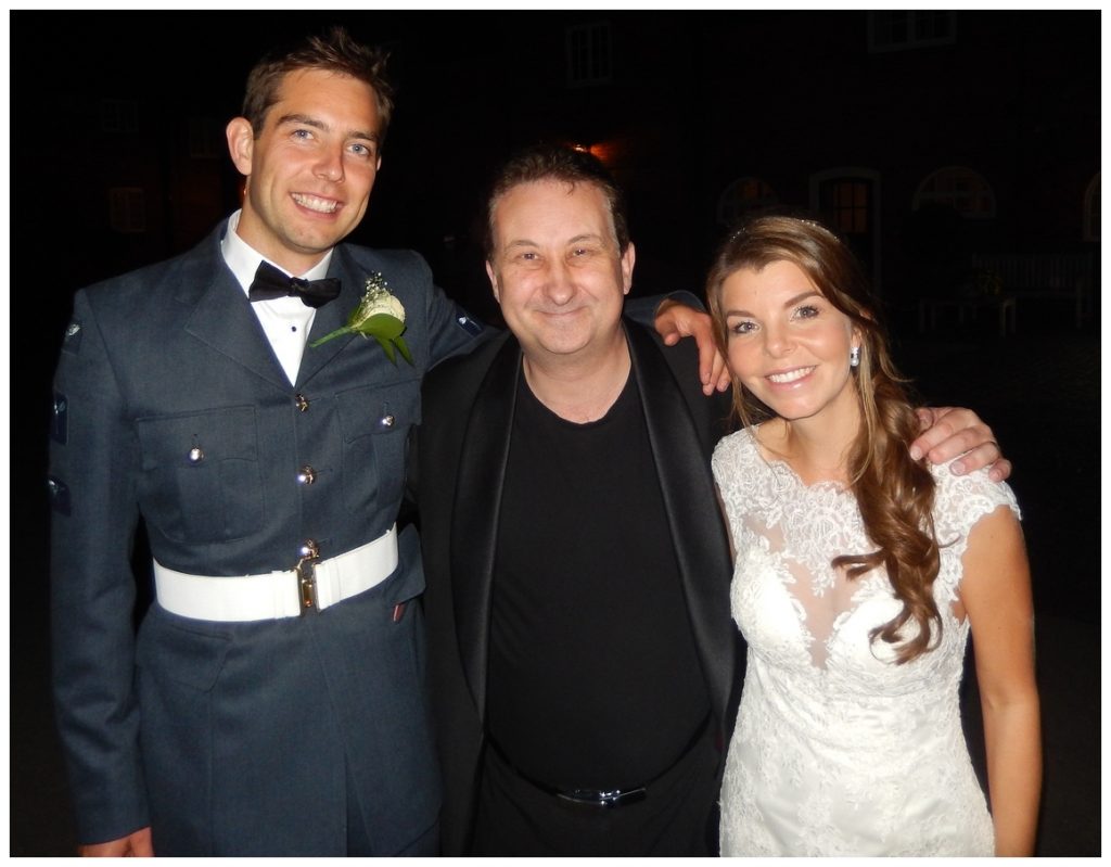 A great way to fill those wedding day lulls.